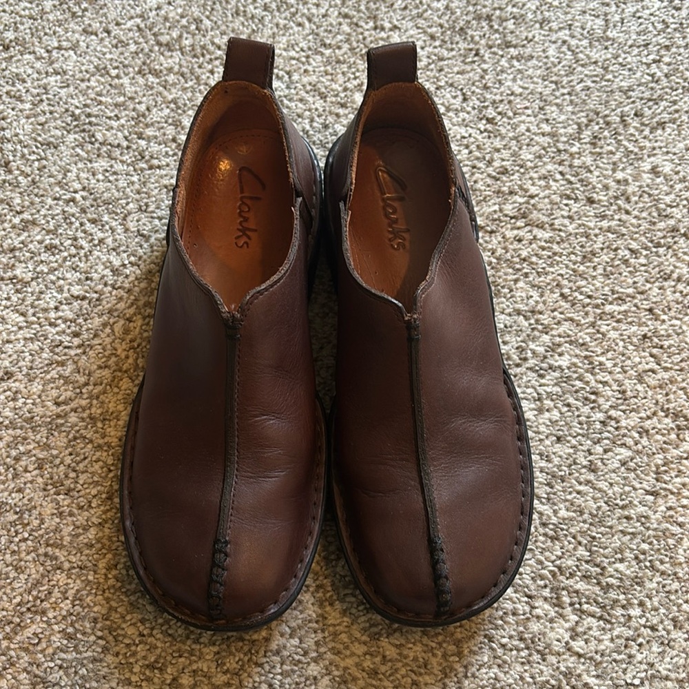 Women’s slip on Clarks. Size 7.5